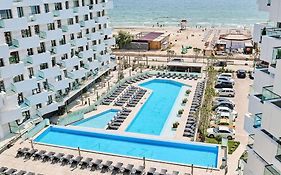 Summer Residence Apartment In Infinity Beach Resort - Parking